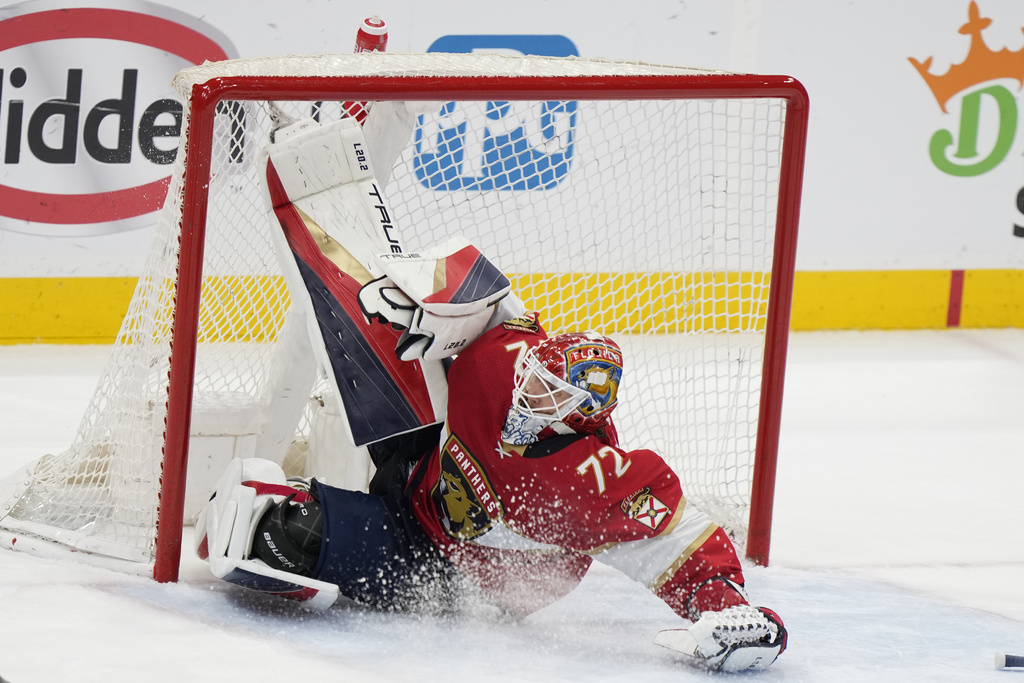 Bobrovsky gets shutout, Panthers top Hurricanes 1-0 for 3-0 lead