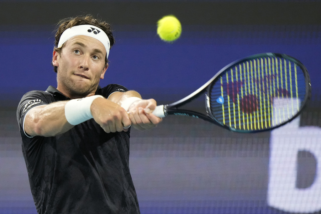 Holger Rune vs Casper Ruud Prediction, Odds & Best Bet for 2023 French Open Quarterfinal (Ruud Starts Off Right)