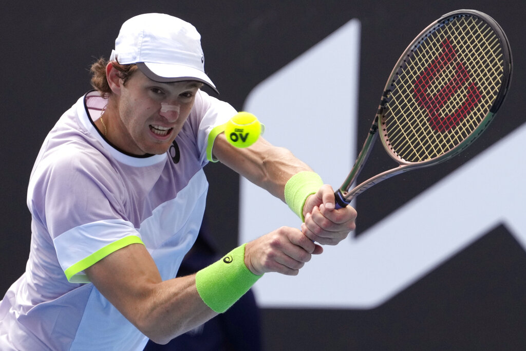 Nicolas Jarry vs Hugo Dellien Prediction, Odds & Best Bet for 2023 French Open Round 1 (Jarry Breaks the Curse)