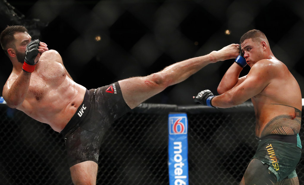 Andrei Arlovski vs Don'Tale Mayes Prediction, Odds & Best Bet for UFC Vegas 74 (Arlovski Pulls Off Undercard Upset)