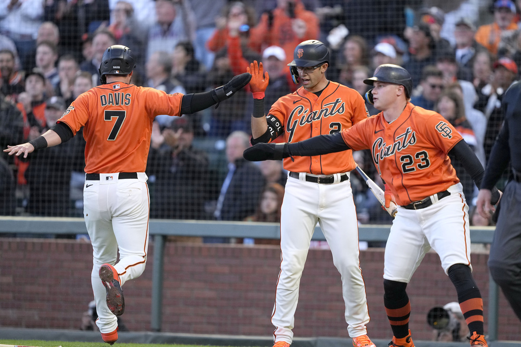 Giants vs Reds Prediction, Odds & Best Bet for July 18 (Expect Offense