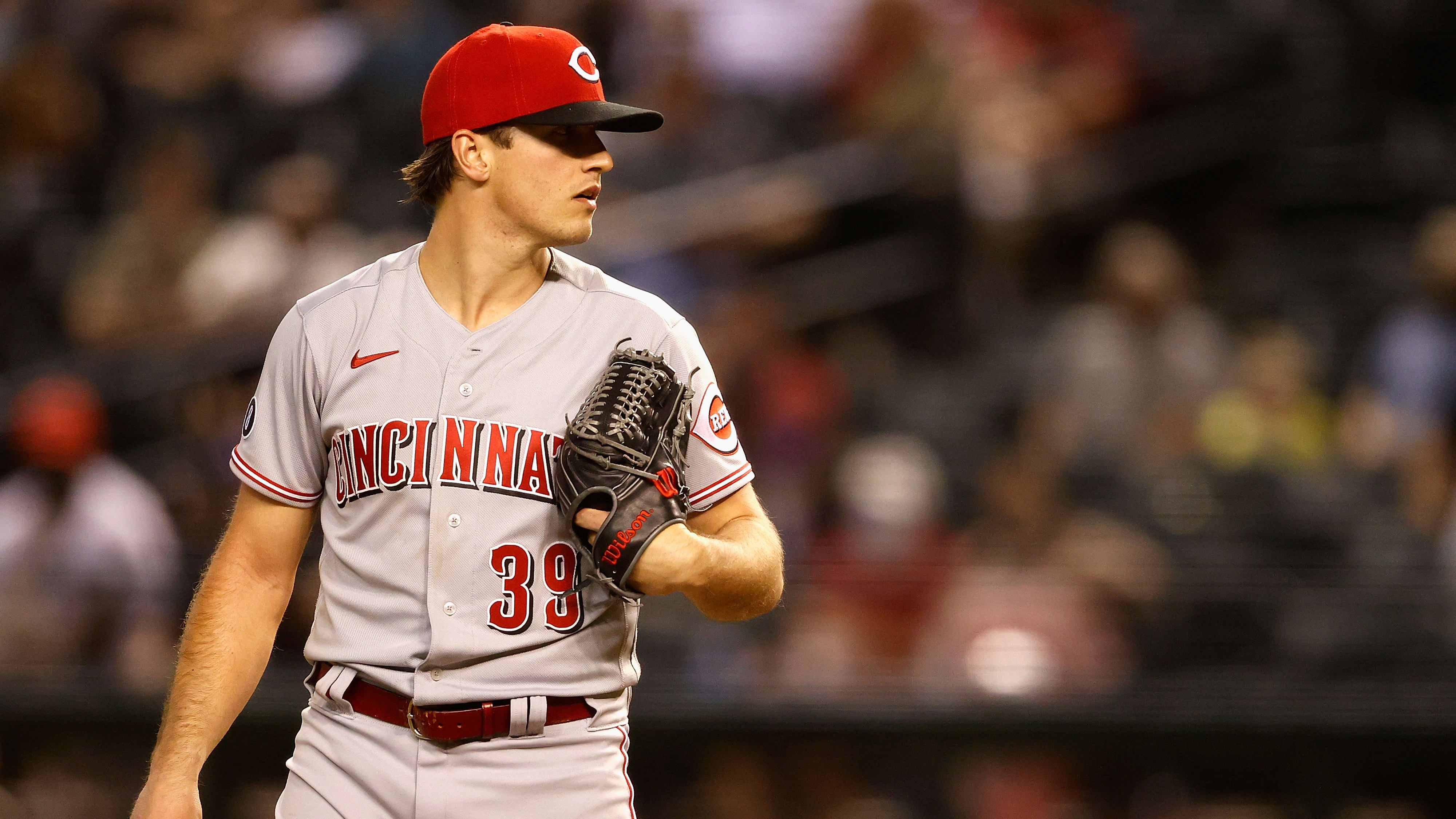 VIDEO: Reds Pitcher Trolls Ump and Refuses to Play in Freezing Rain