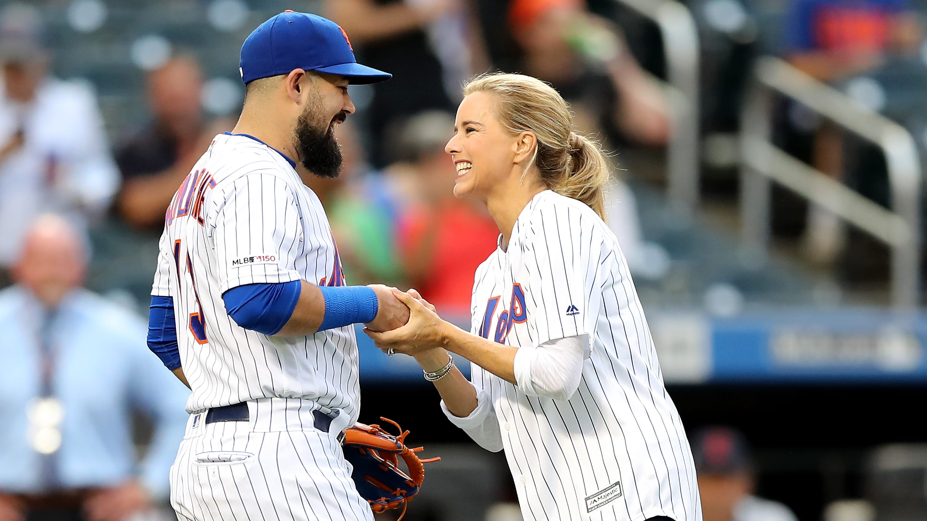 Actress Téa Leoni Holds Up Mets Game to Shoot Fake First Pitch for 'Madam Secretary' TV Show