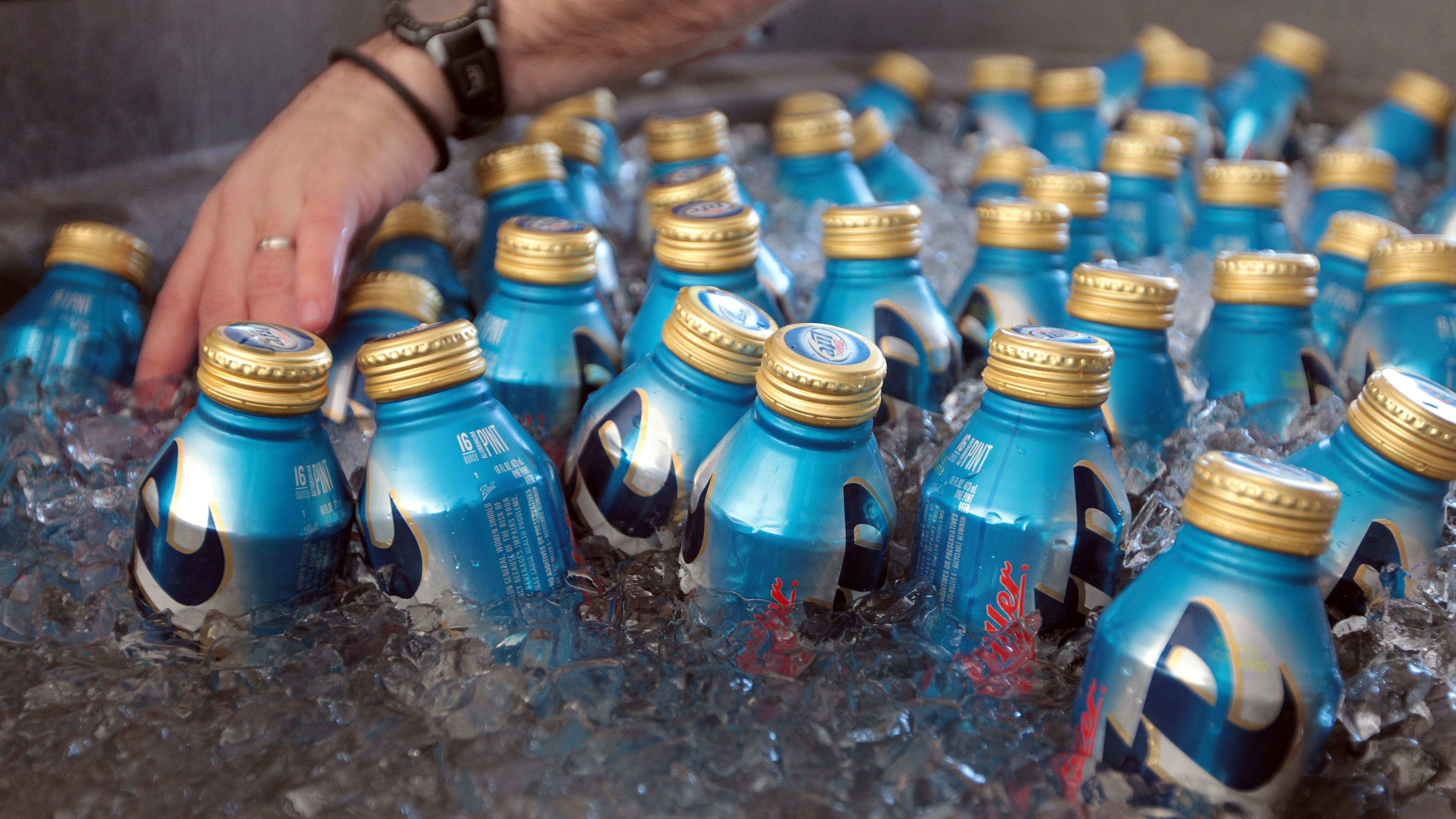 College Football Programs That Sell In-Stadium Beer & Alcohol at Games in 2019 NCAAF Season