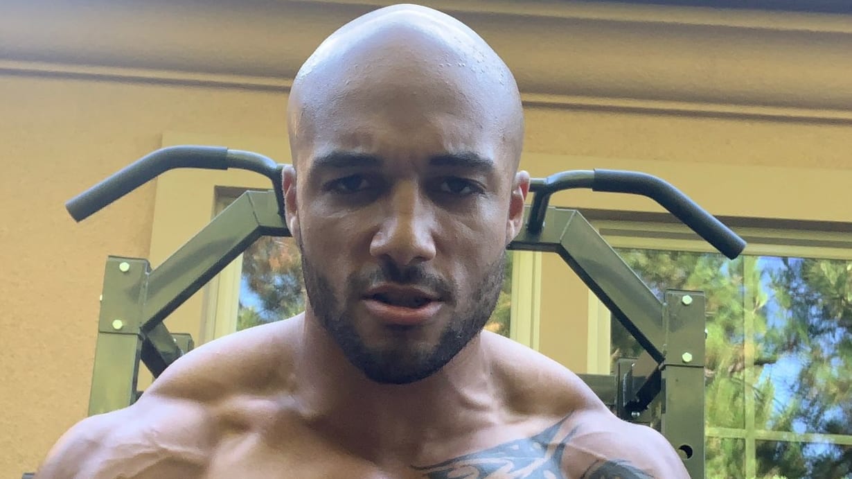 Austin Ekeler Looks Insanely Jacked in Recent Workout Photo