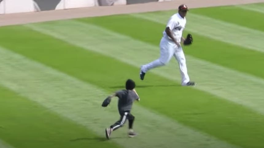VIDEO: Remembering When a Small Child Ran onto the Field During a White Sox Game