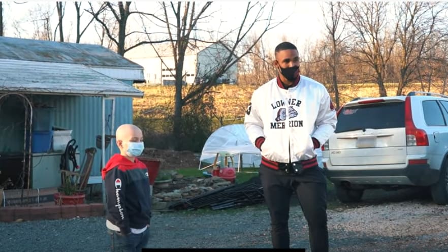 VIDEO: Jalen Hurts Has Incredibly Generous Surprise for Family With Child Battling Cancer