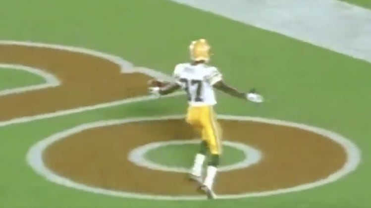 VIDEO: Remembering When Brett Favre Threw the Longest Pass in Packers History
