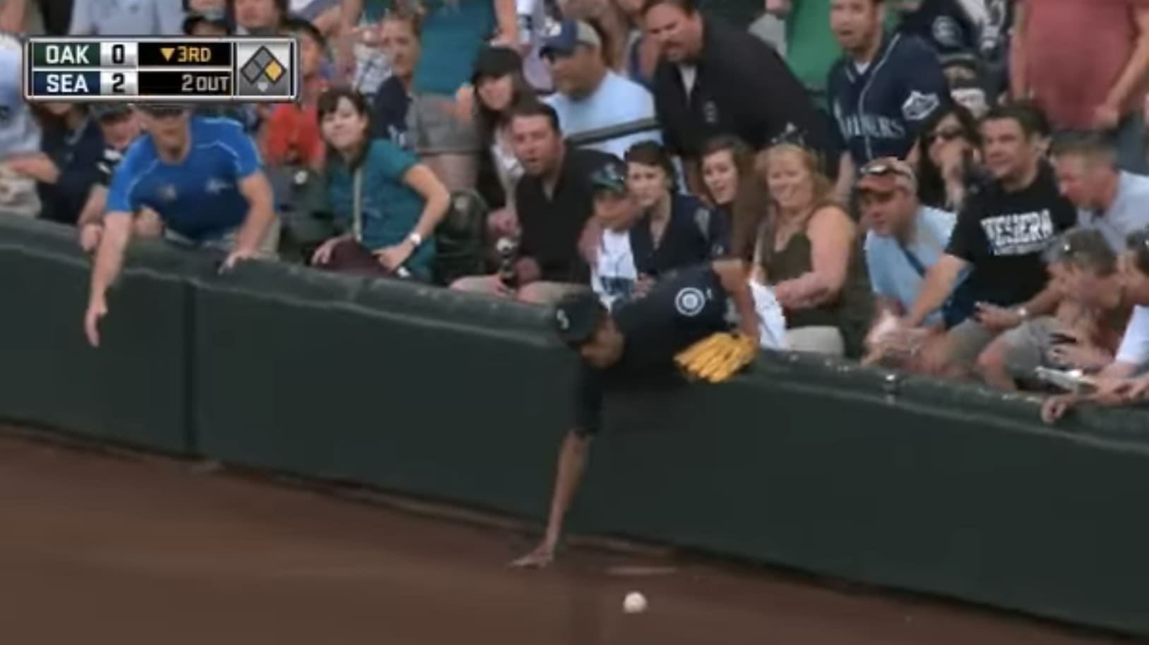VIDEO: Remembering When the Ichiro Impersonator Interferred With a Live Ball During Mariners Game